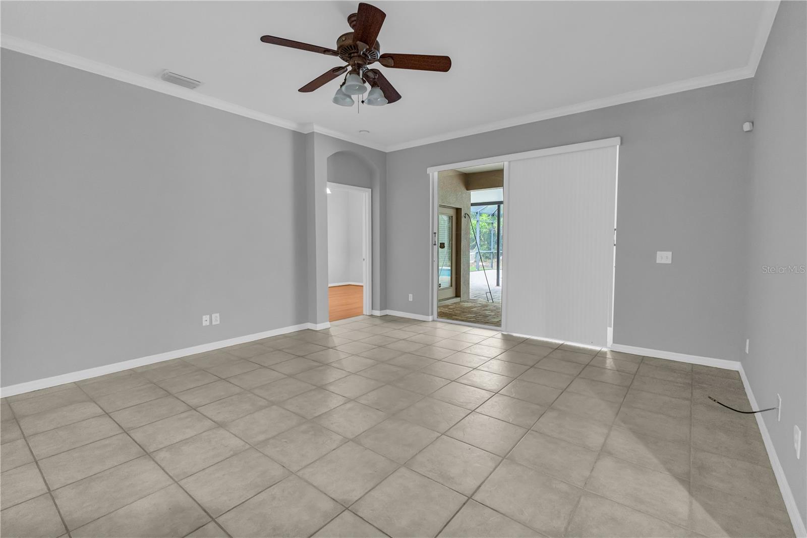 THE OAKS AT WOODLAND PARK PH 2 - Residential Lease