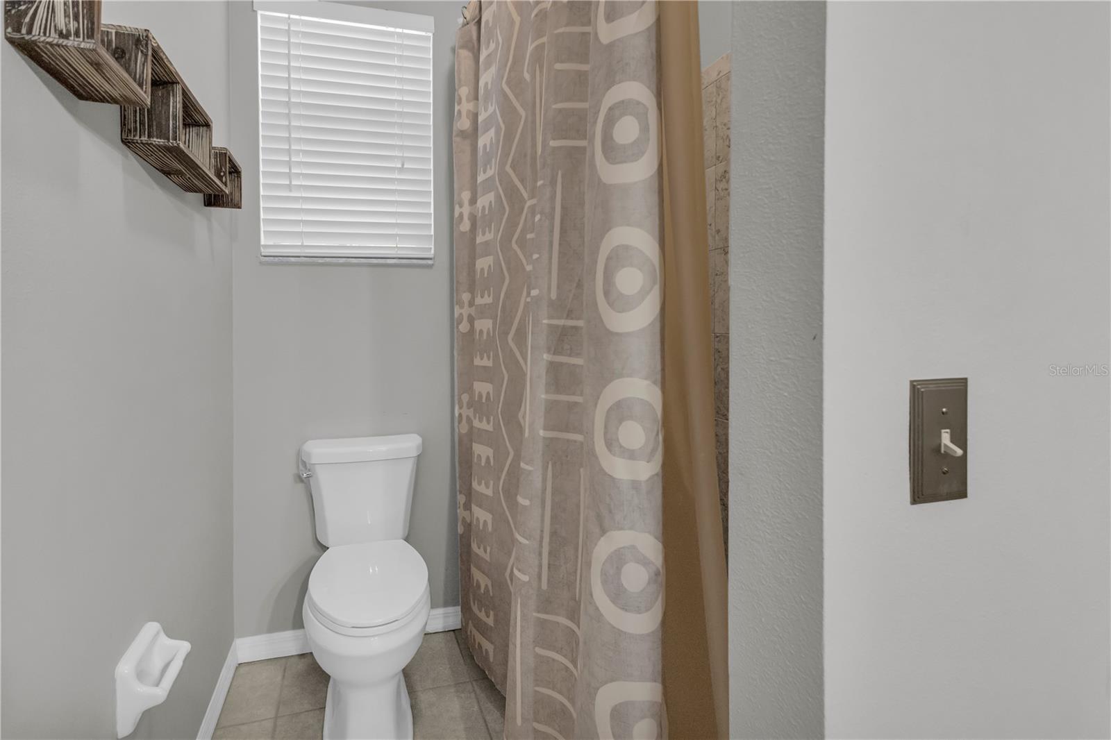 THE OAKS AT WOODLAND PARK PH 2 - Residential Lease