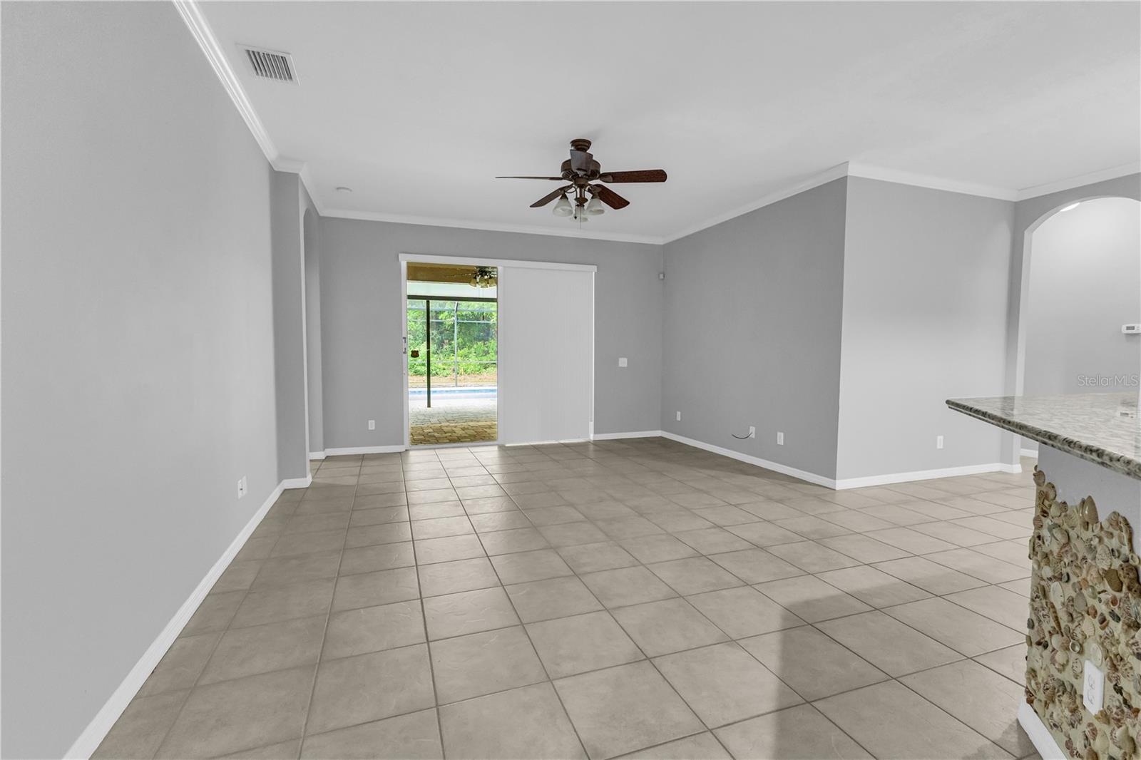 THE OAKS AT WOODLAND PARK PH 2 - Residential Lease