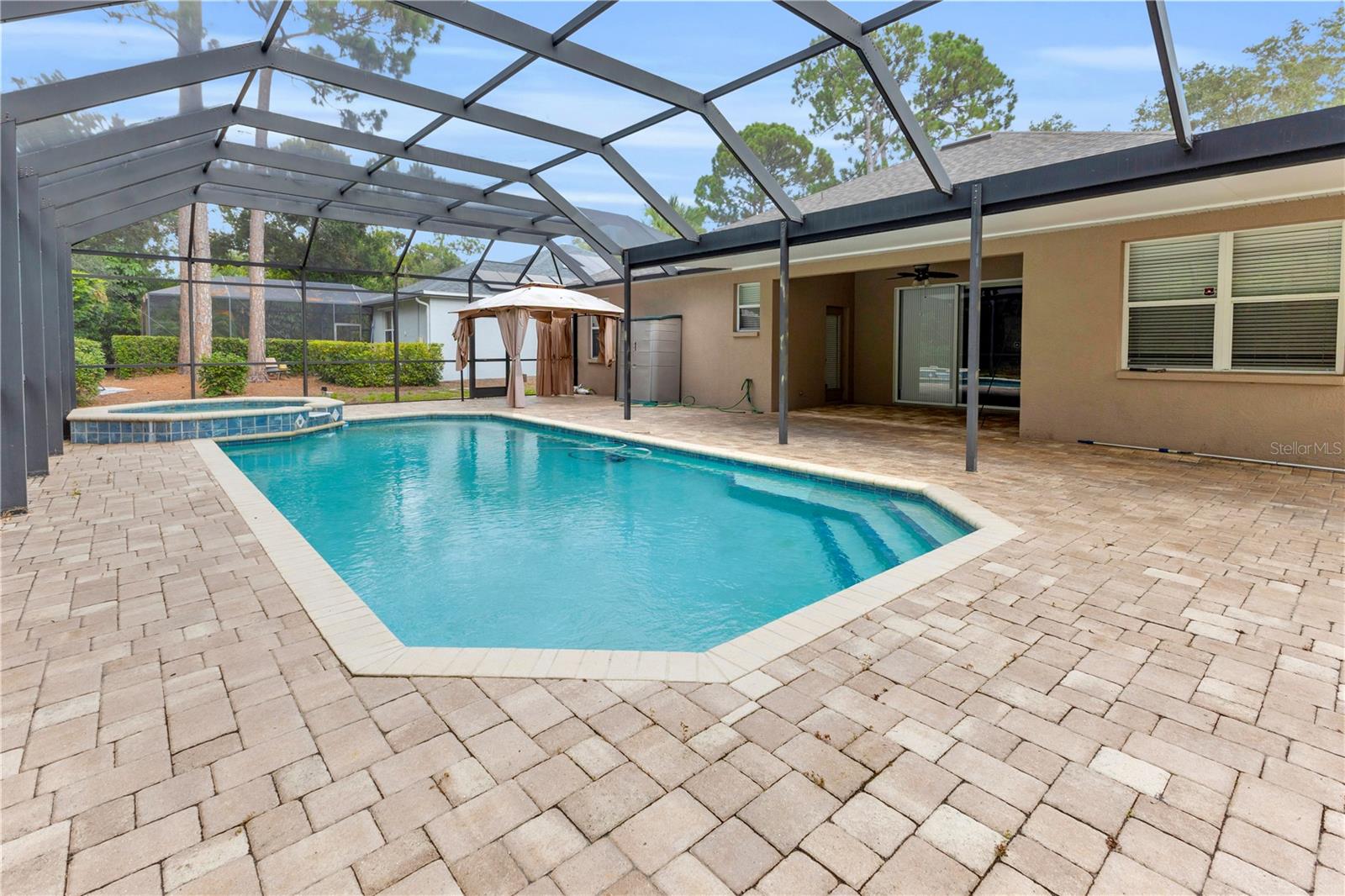 THE OAKS AT WOODLAND PARK PH 2 - Residential Lease