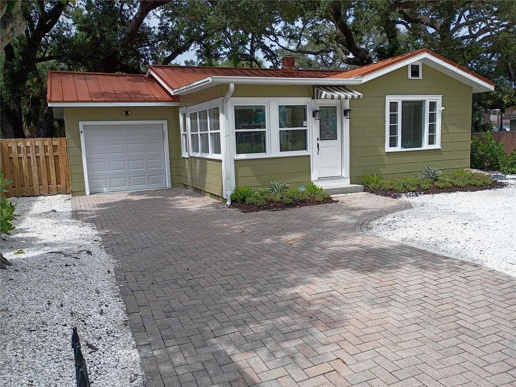 Photo of 1277 17th Street, Sarasota, FL 34234 (MLS # A4703416)