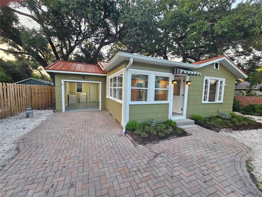 1277 17TH ST, SARASOTA, FL 34234 - Image cbfc7af4860d44262fa6be2dee3cfb07/3321888144