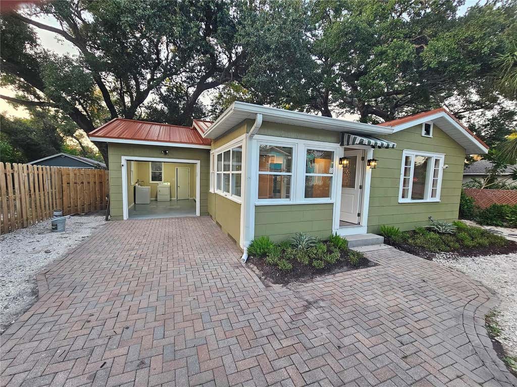 Photo of 1277 17th Street, Sarasota, FL 34234 (MLS # A4703416)