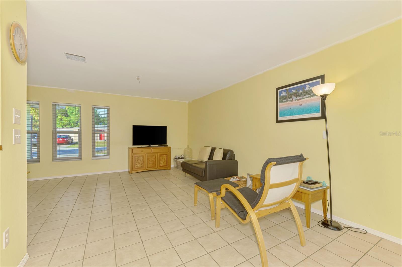 COLONIAL TERRACE - Residential