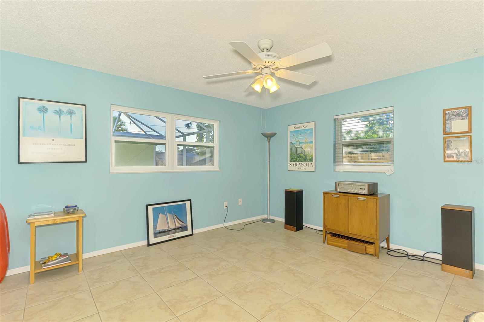 COLONIAL TERRACE - Residential