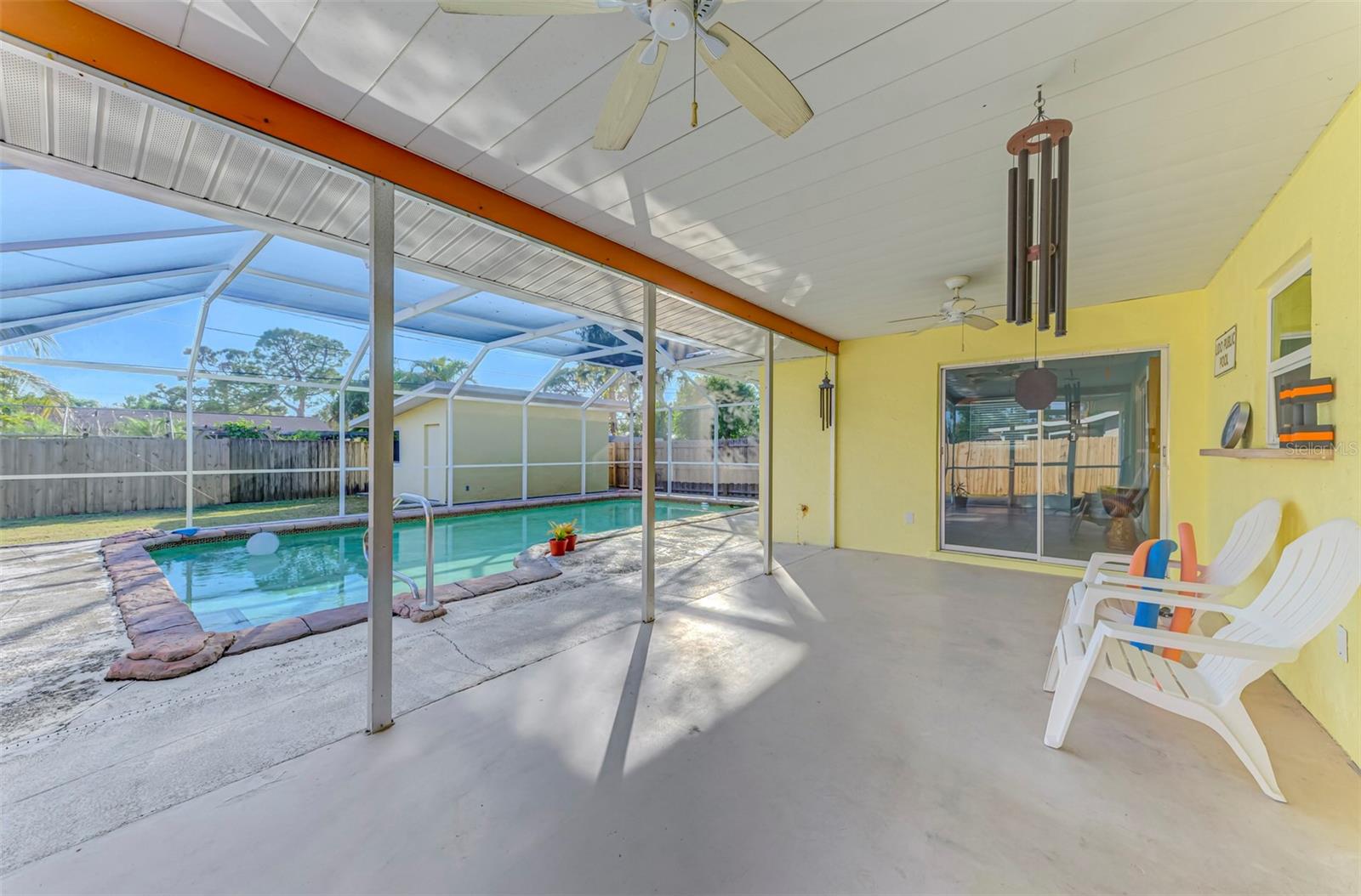 COLONIAL TERRACE - Residential