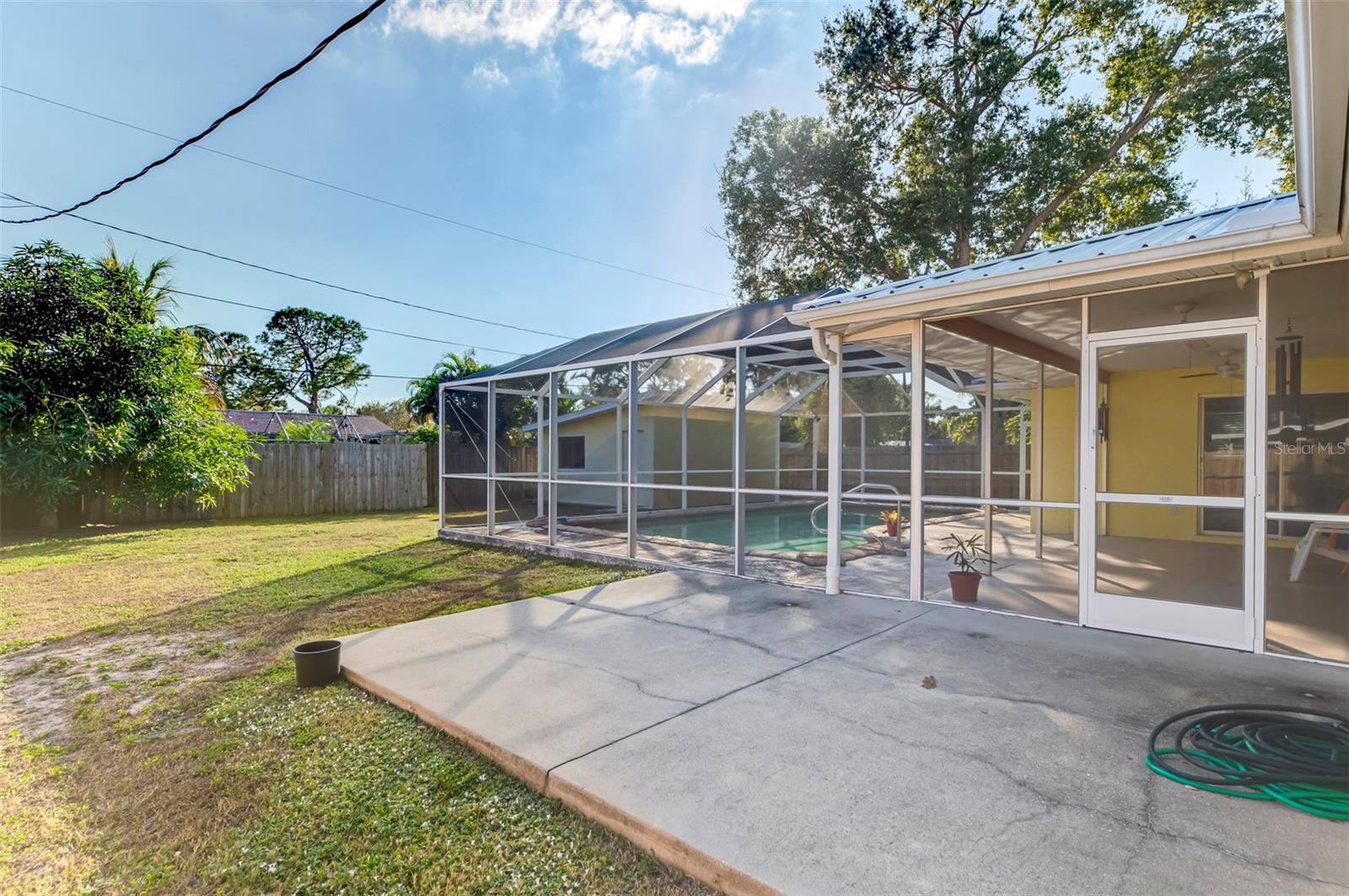 COLONIAL TERRACE - Residential