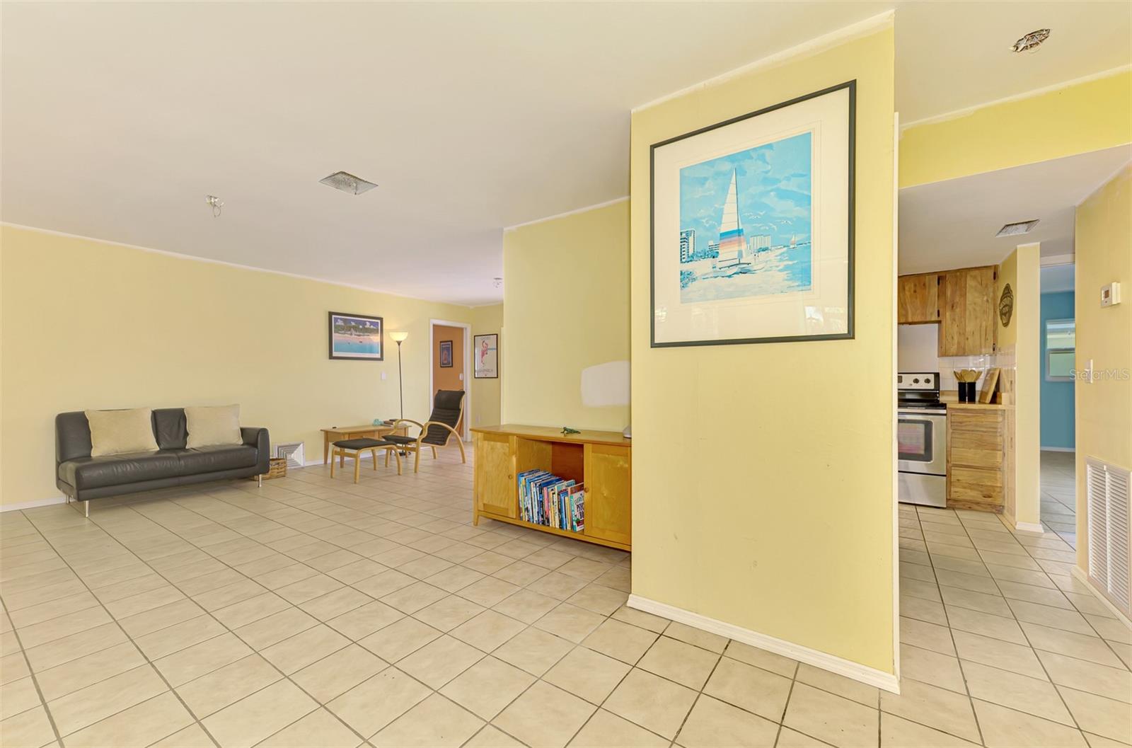 COLONIAL TERRACE - Residential