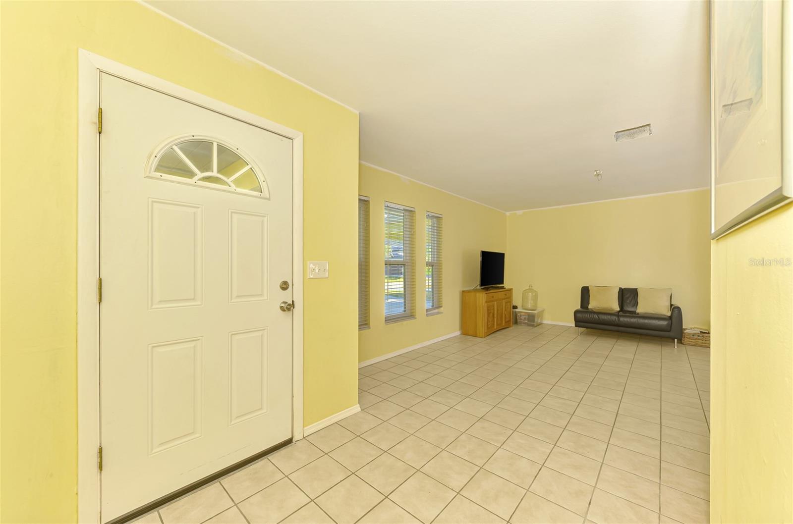 COLONIAL TERRACE - Residential