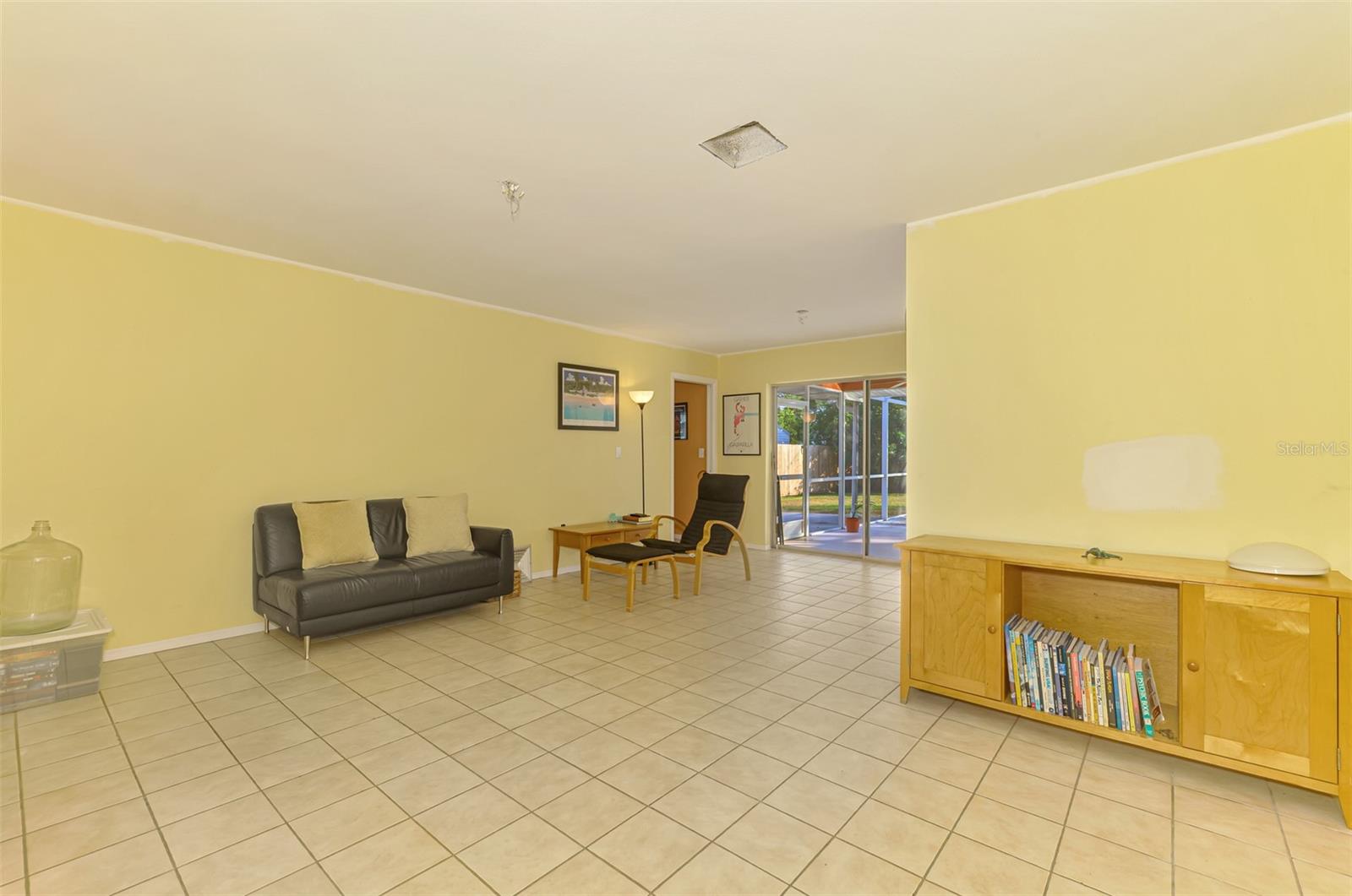 COLONIAL TERRACE - Residential