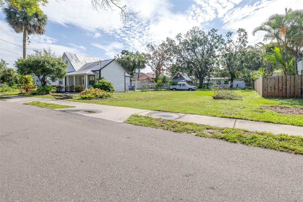 Photo of 7410 S. Elliott St, Tampa, FL 33616 (MLS # TB8407100)