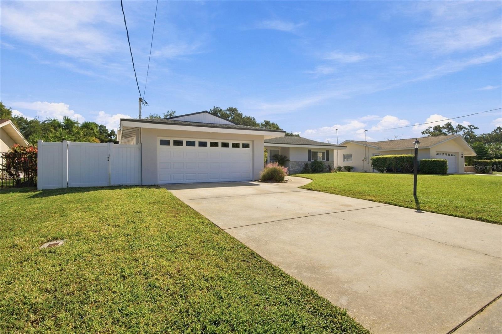 1721 HARBOR CIRCLE W
