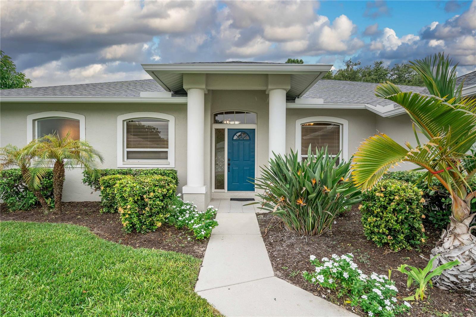 813 OAK POND DRIVE