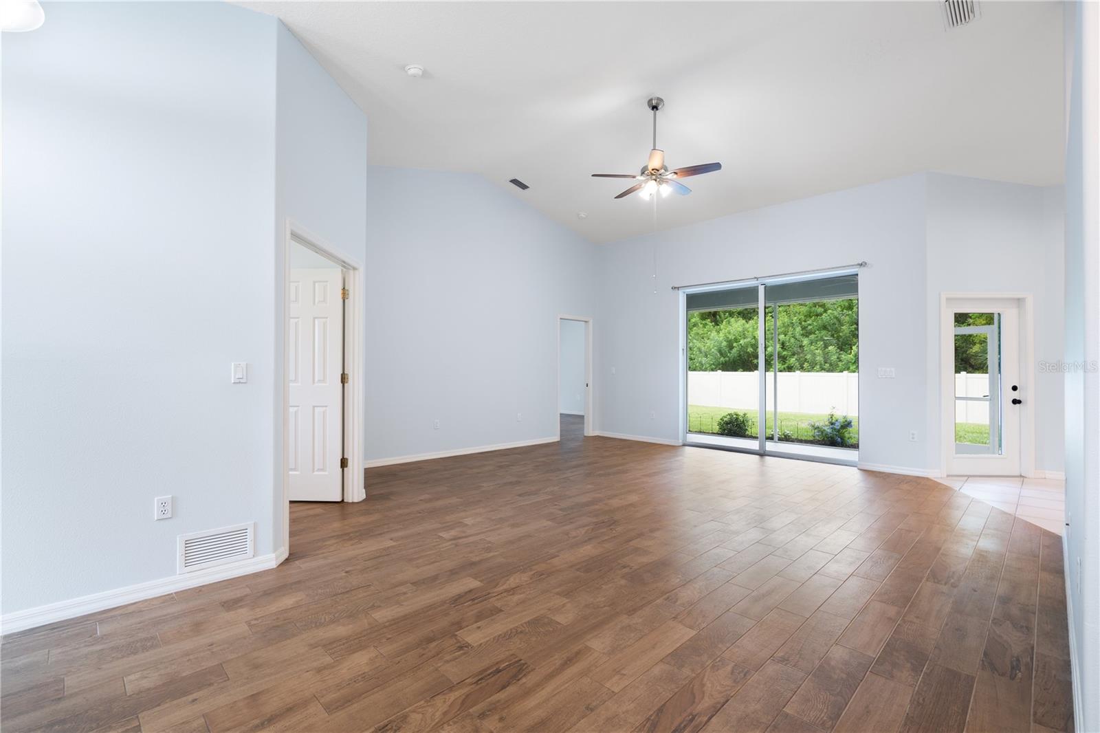 BAY OAKS ESTATES - Residential