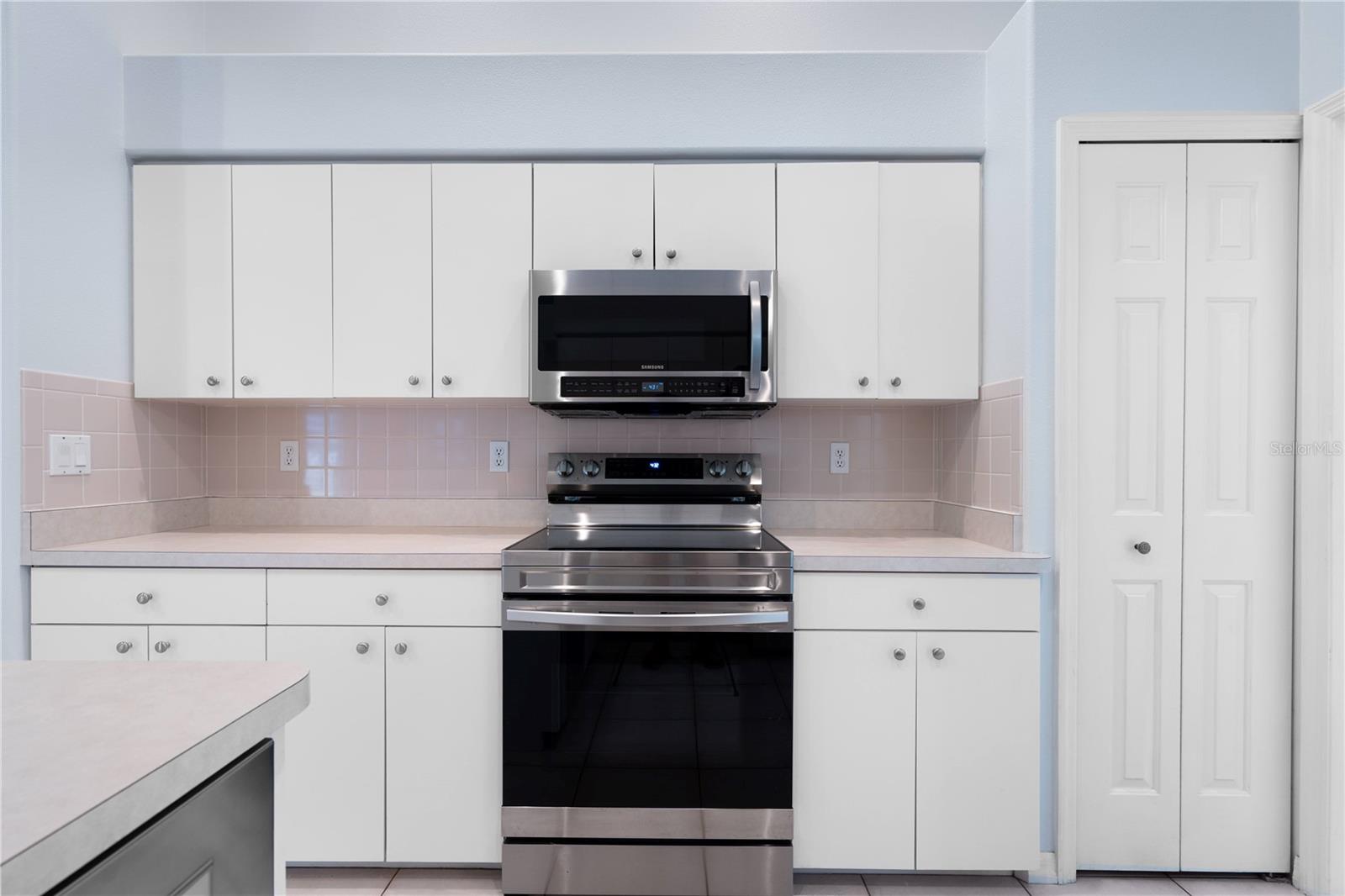 BAY OAKS ESTATES - Residential