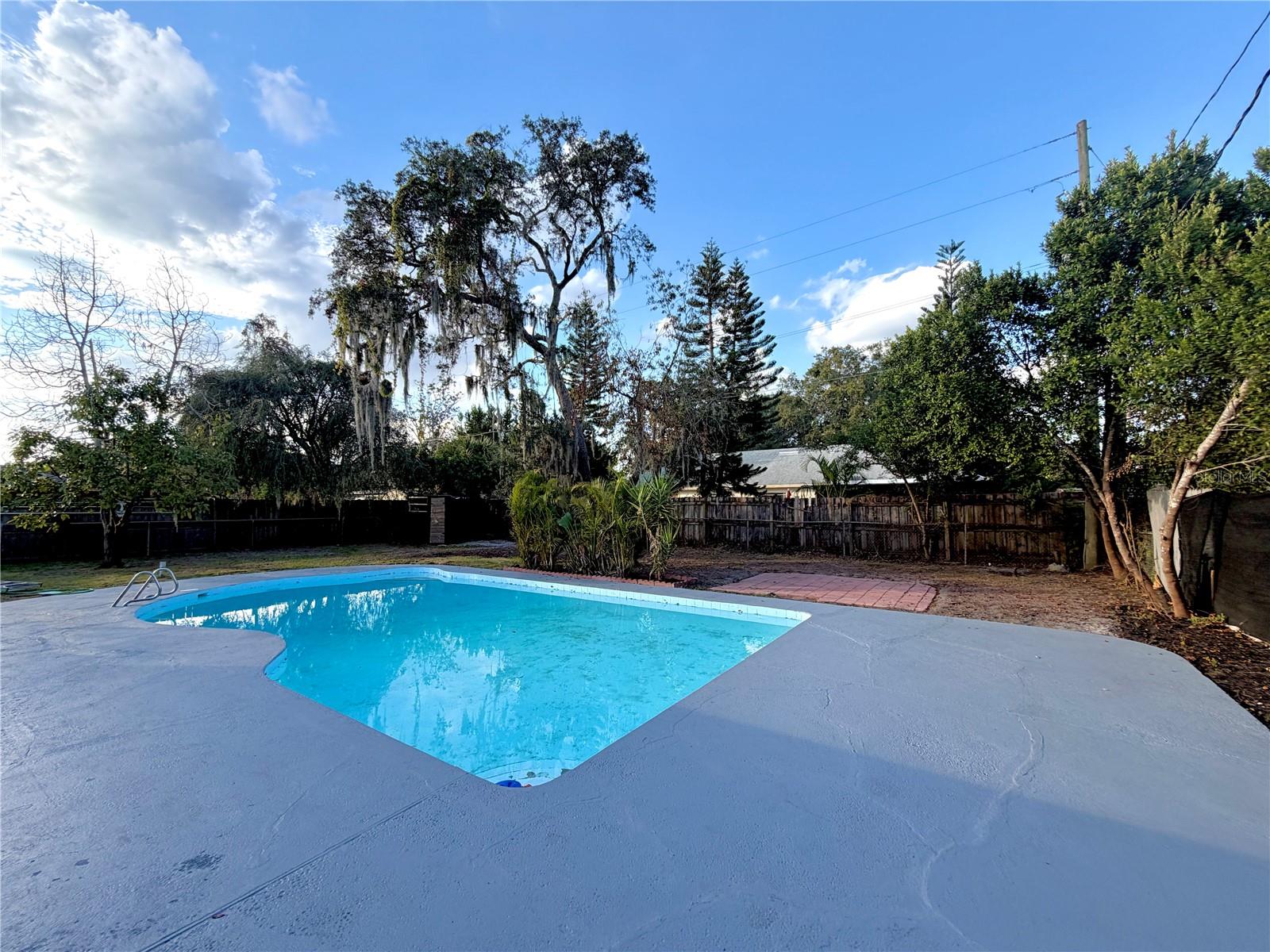 ENGLISH ESTATES UNIT 2 - Residential Lease