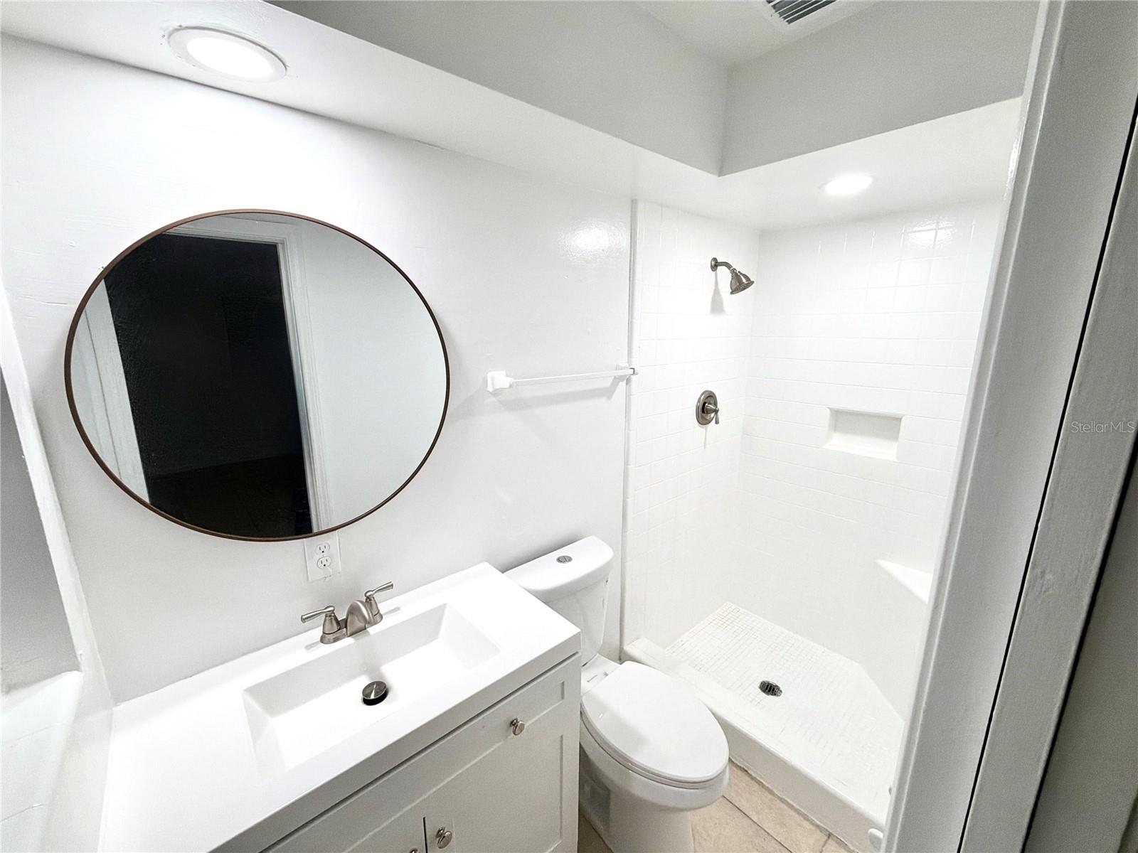 ENGLISH ESTATES UNIT 2 - Residential Lease