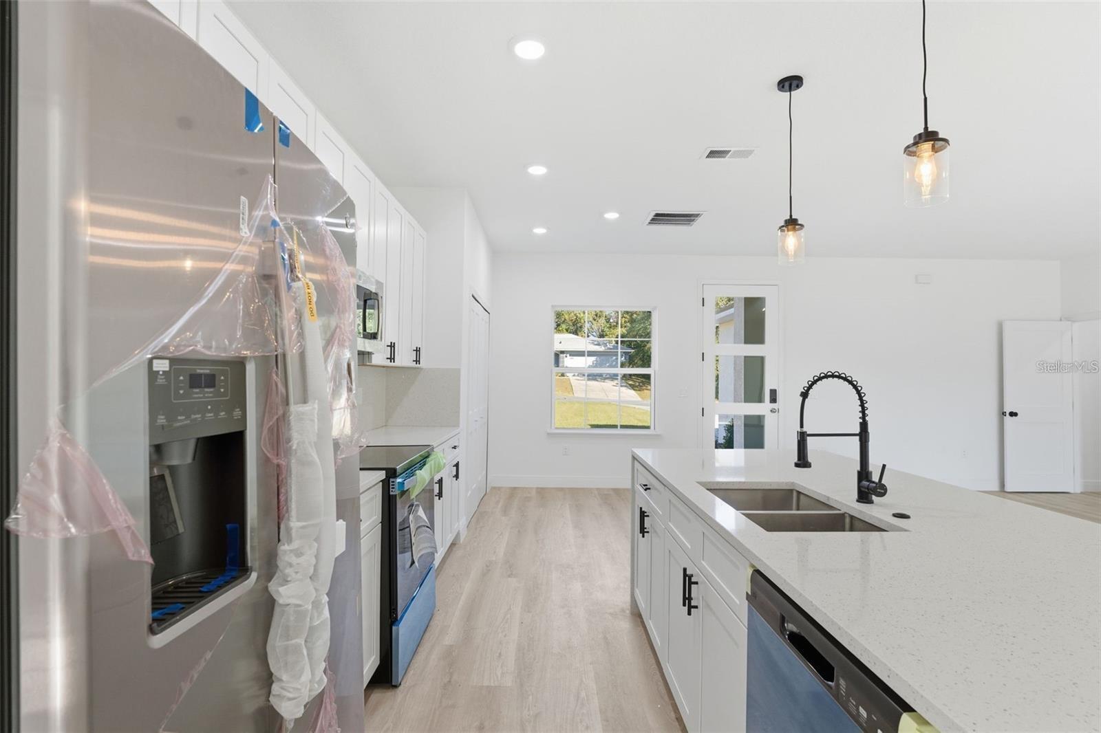 MARION OAKS UN 01 - Residential Lease