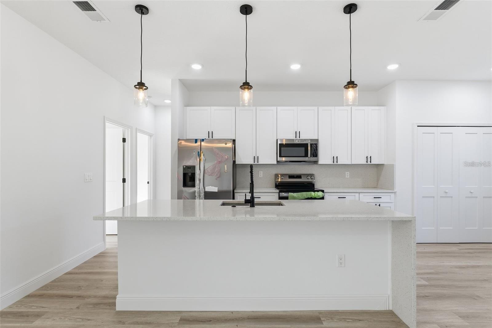 MARION OAKS UN 01 - Residential Lease