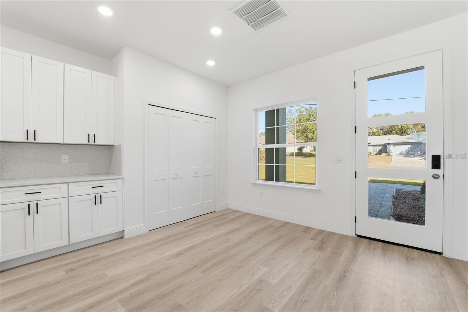 MARION OAKS UN 01 - Residential Lease