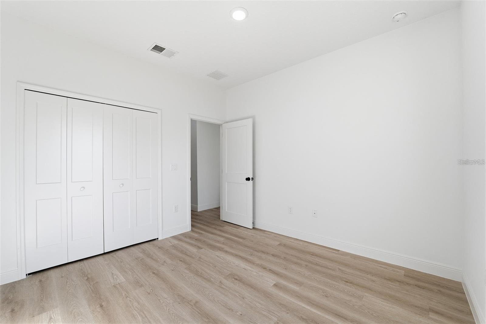 MARION OAKS UN 01 - Residential Lease