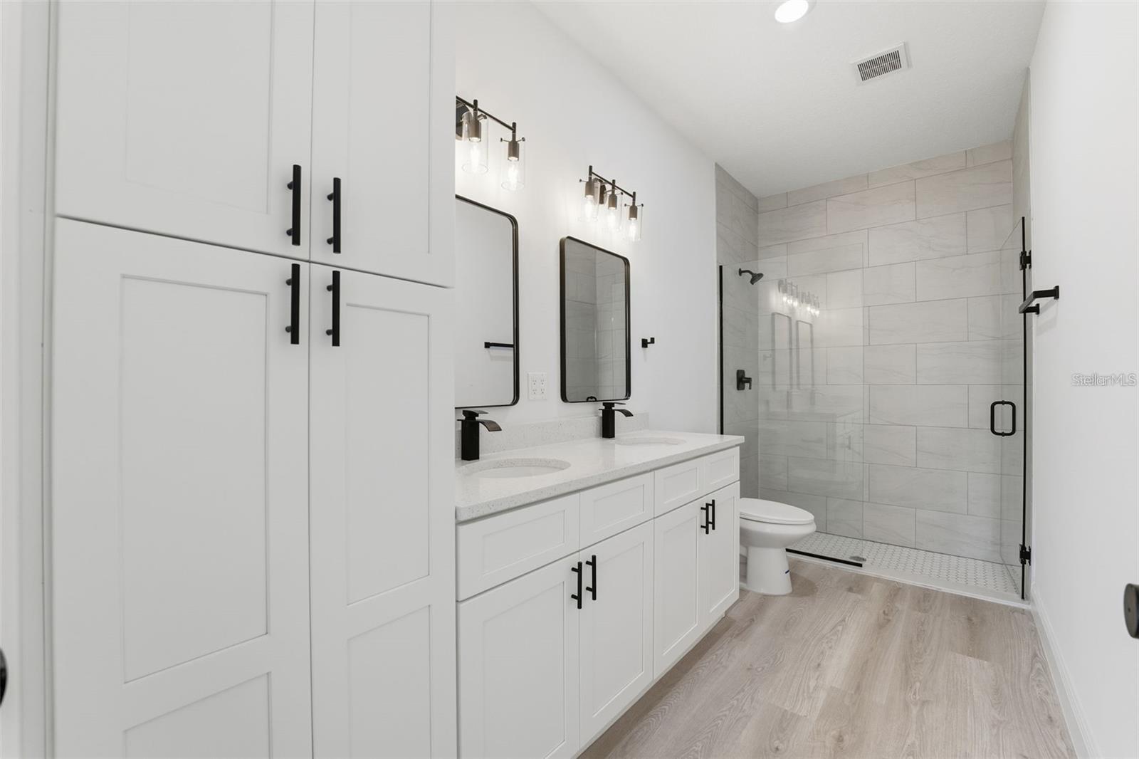 MARION OAKS UN 01 - Residential Lease