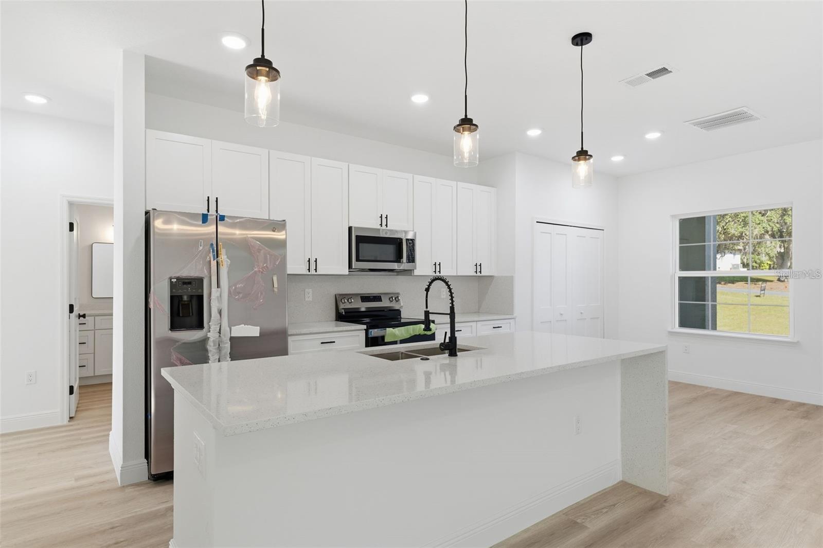 MARION OAKS UN 01 - Residential Lease