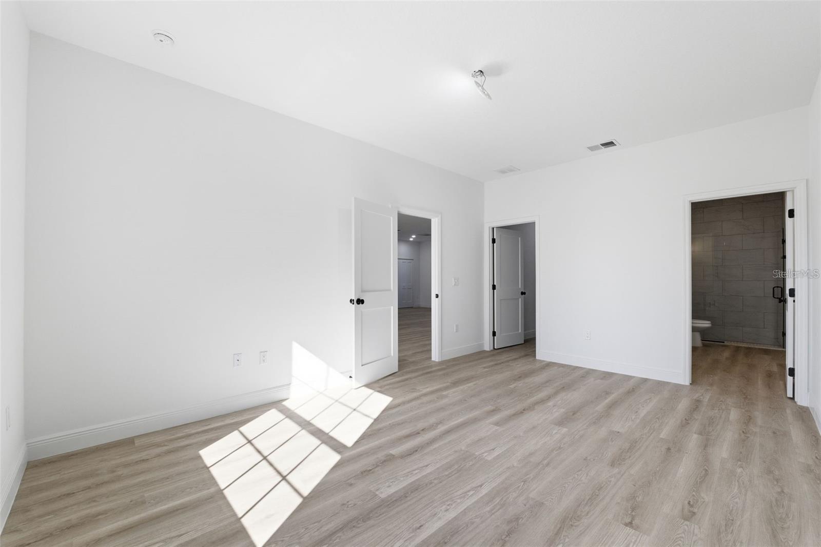 MARION OAKS UN 01 - Residential Lease