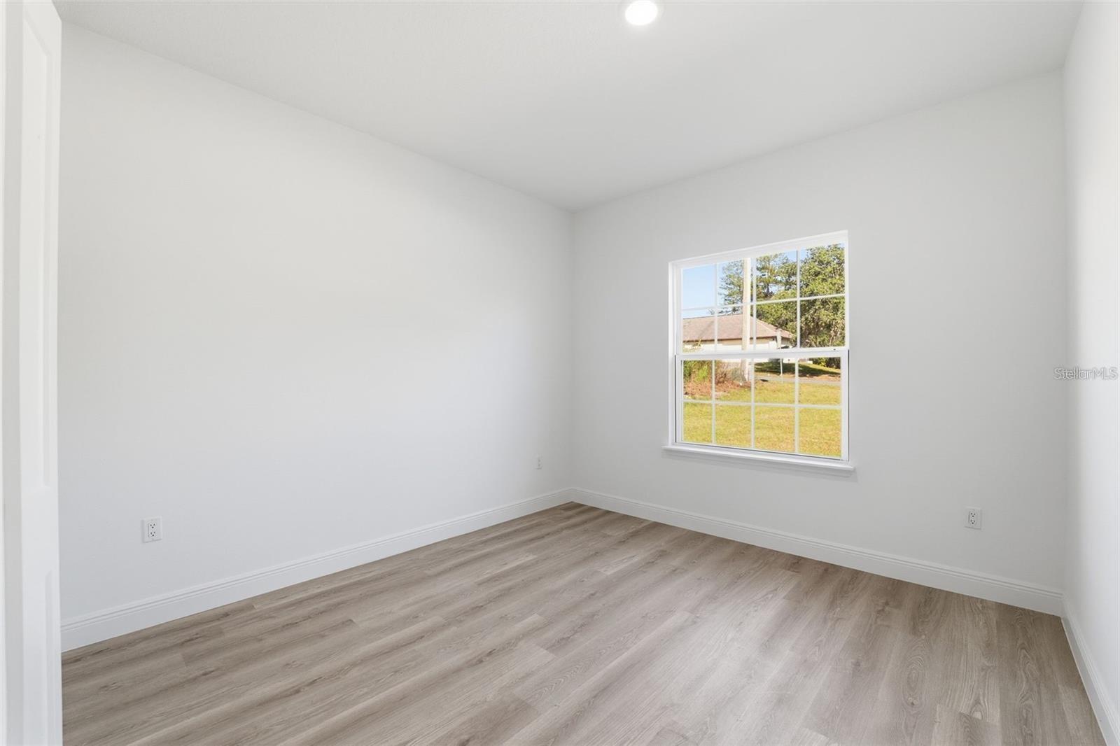 MARION OAKS UN 01 - Residential Lease