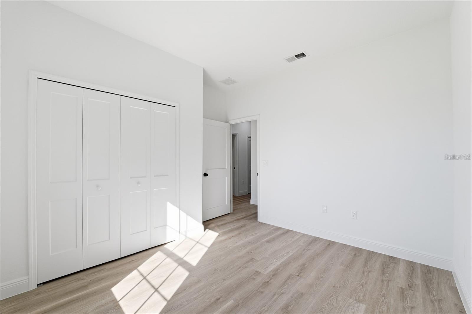 MARION OAKS UN 01 - Residential Lease