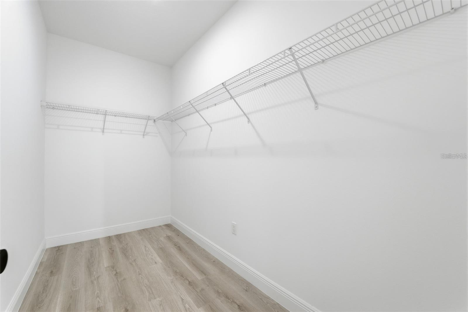 MARION OAKS UN 01 - Residential Lease