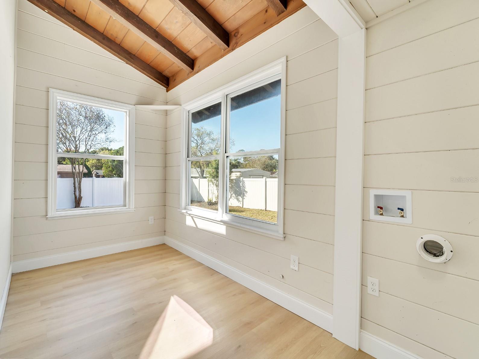 EASY ACRES - Residential