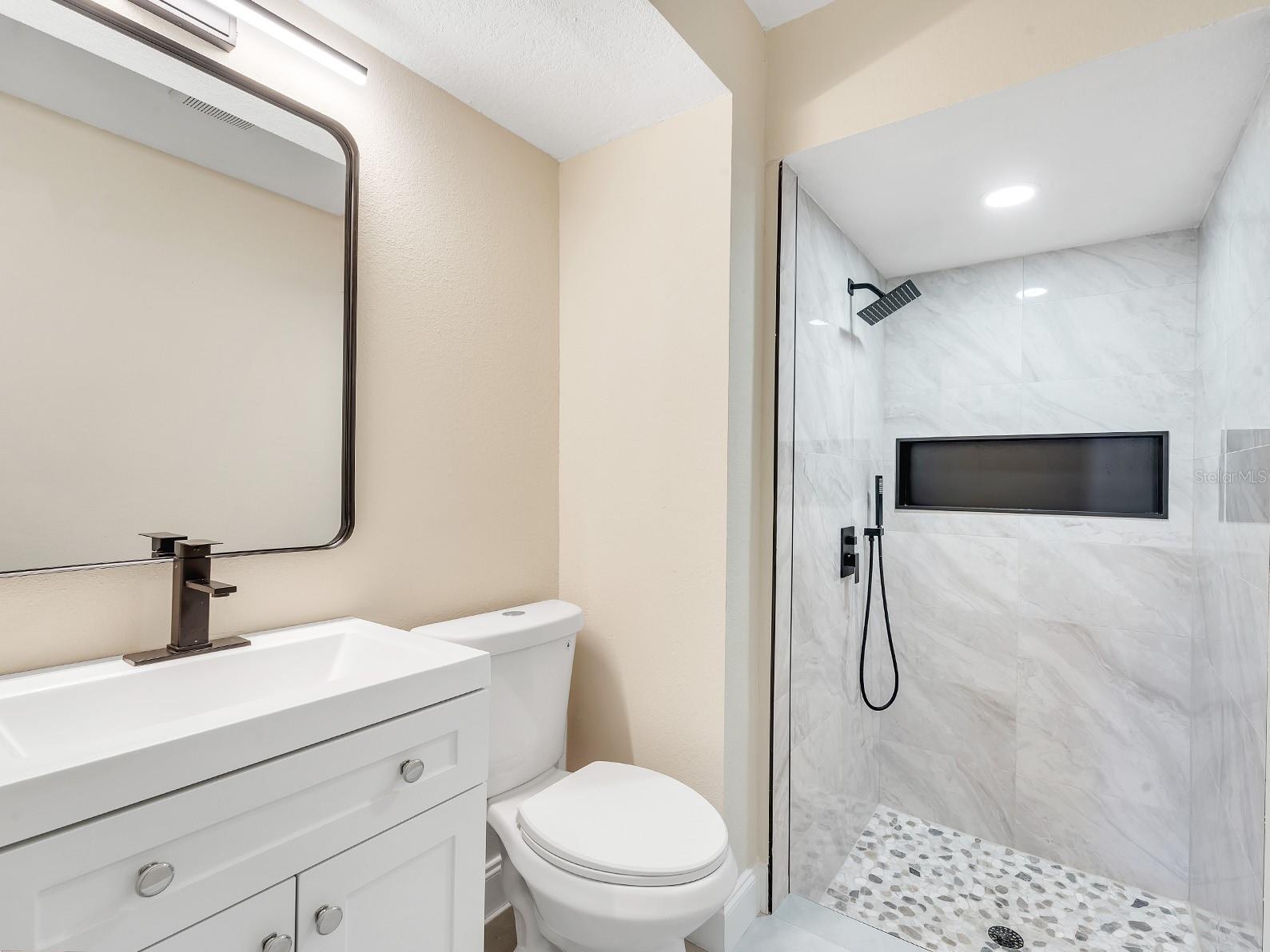 EASY ACRES - Residential