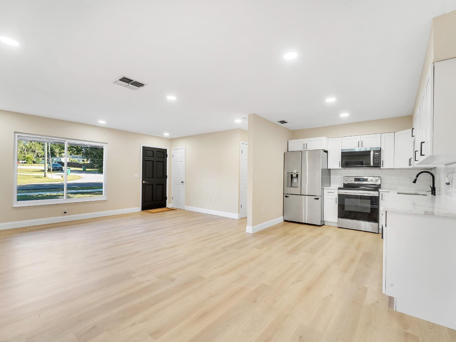 EASY ACRES - Residential