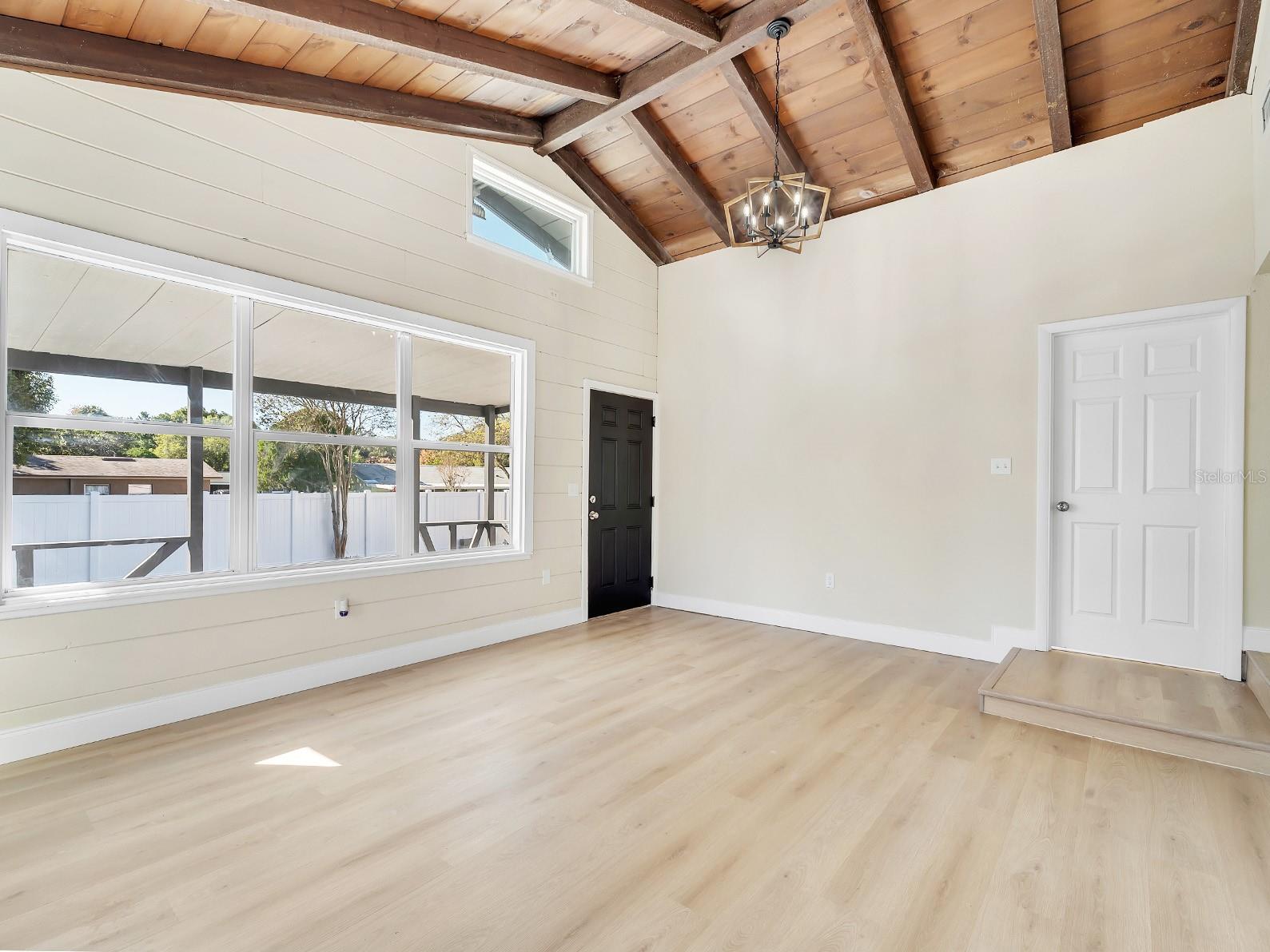 EASY ACRES - Residential