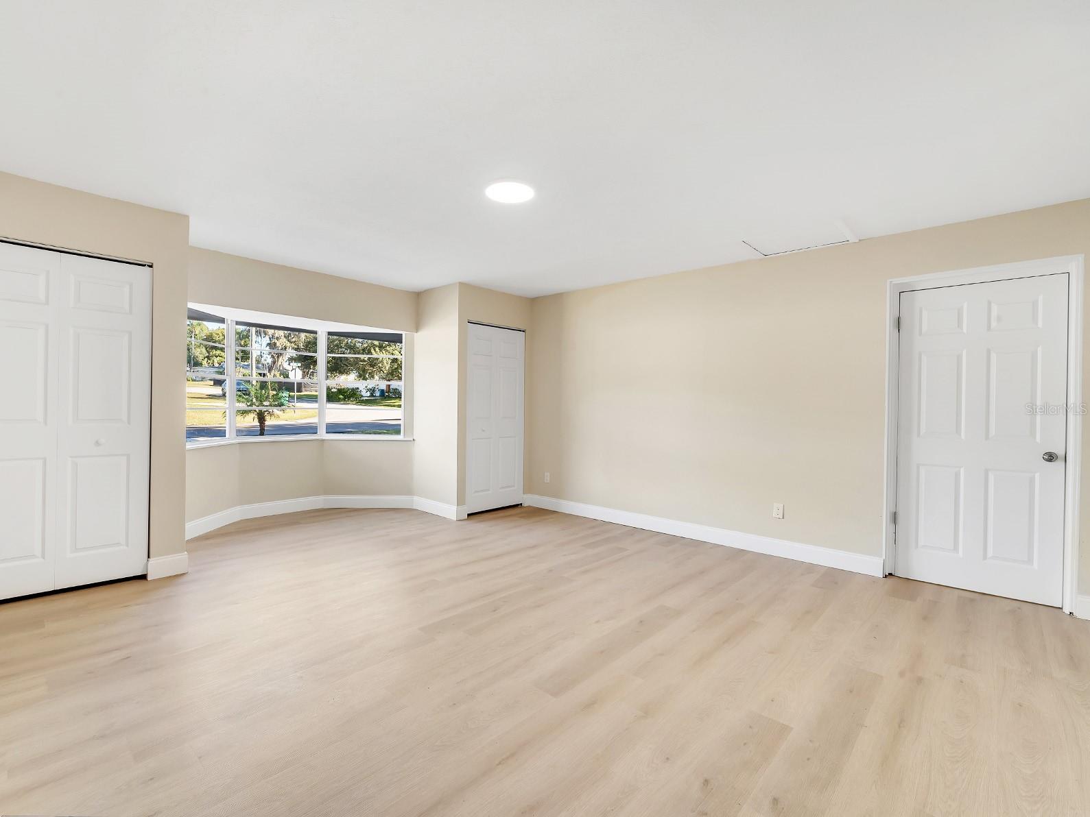 EASY ACRES - Residential