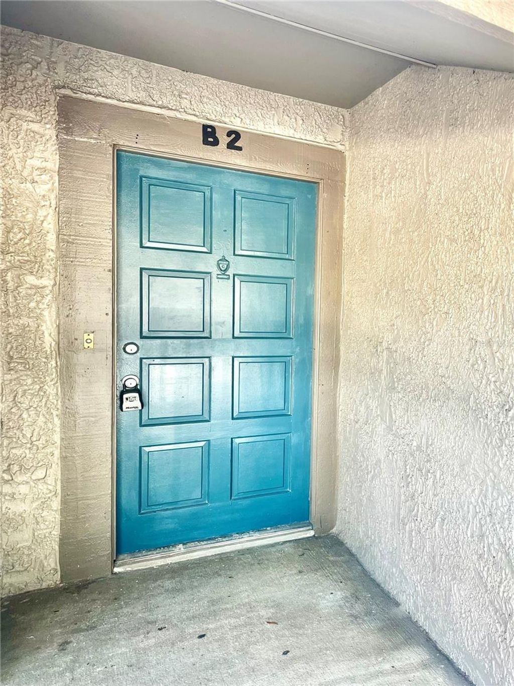 Photo of 6344 Newtown Circle #B2, Tampa, FL 33615 (MLS # TB8401002)