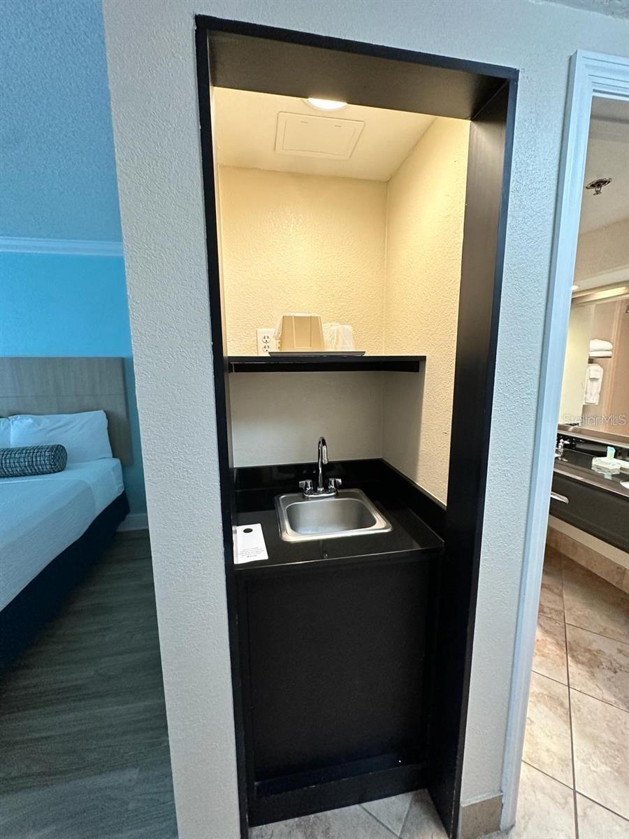 MERIDIAN PALMS COMM CONDO - Residential