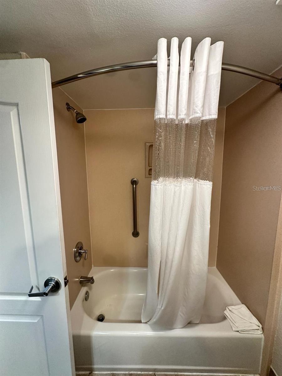 MERIDIAN PALMS COMM CONDO - Residential