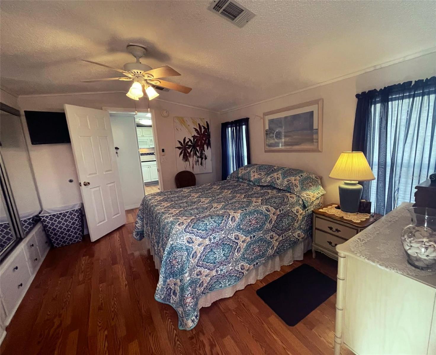 HOLIDAY PARK - Residential