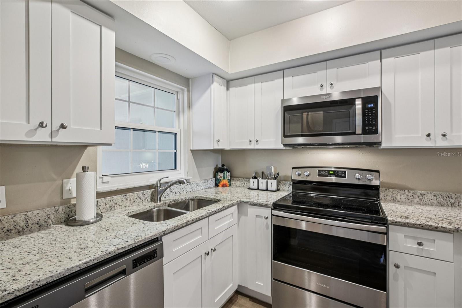 CHARLES TOWNE - Residential