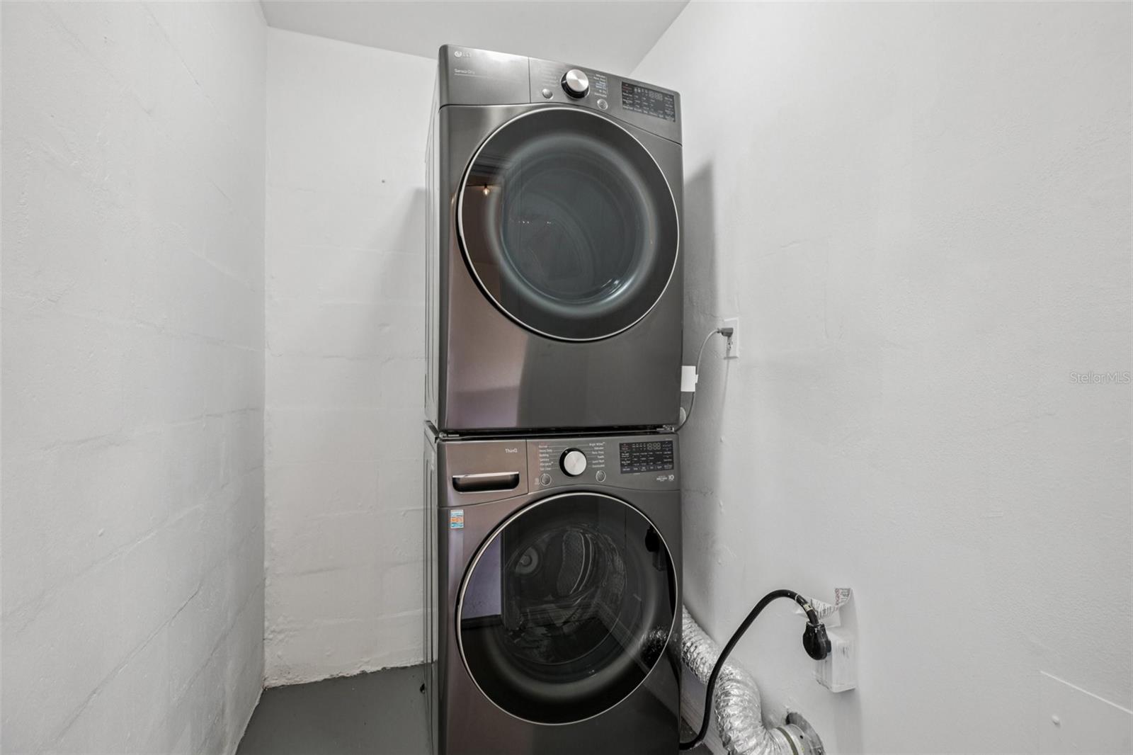 CHARLES TOWNE - Residential