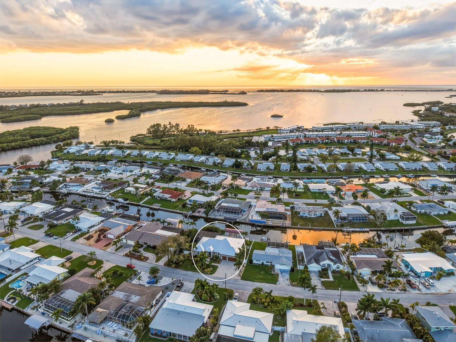 4916 CORAL BOULEVARD