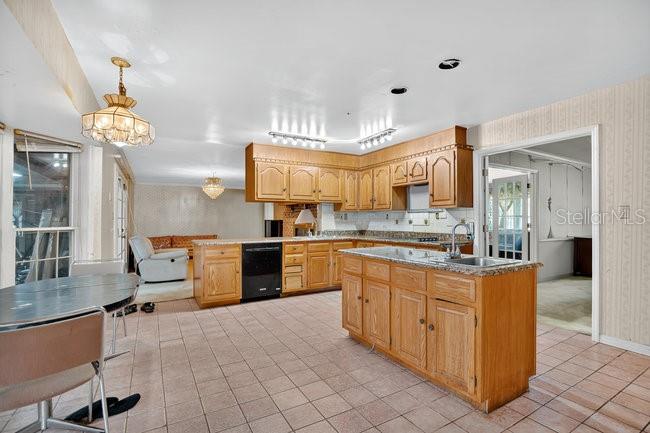 SEMINOLE ESTATES - Residential