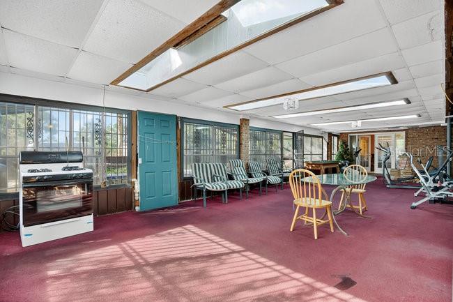 SEMINOLE ESTATES - Residential