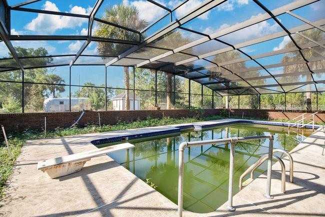 SEMINOLE ESTATES - Residential