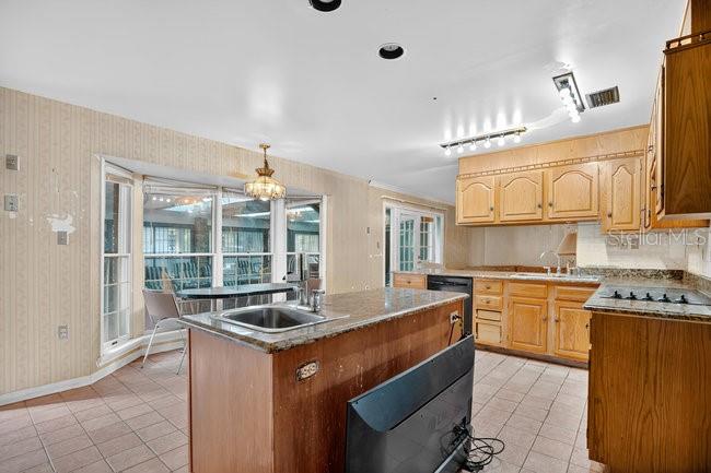 SEMINOLE ESTATES - Residential