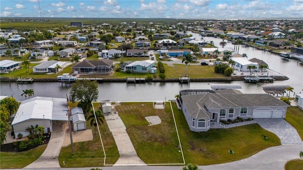751 LONGBEACH CT, PUNTA GORDA, FL 33950 - Image cc06e1e4ffec53698d3f97aaeccc30e2/3500939057