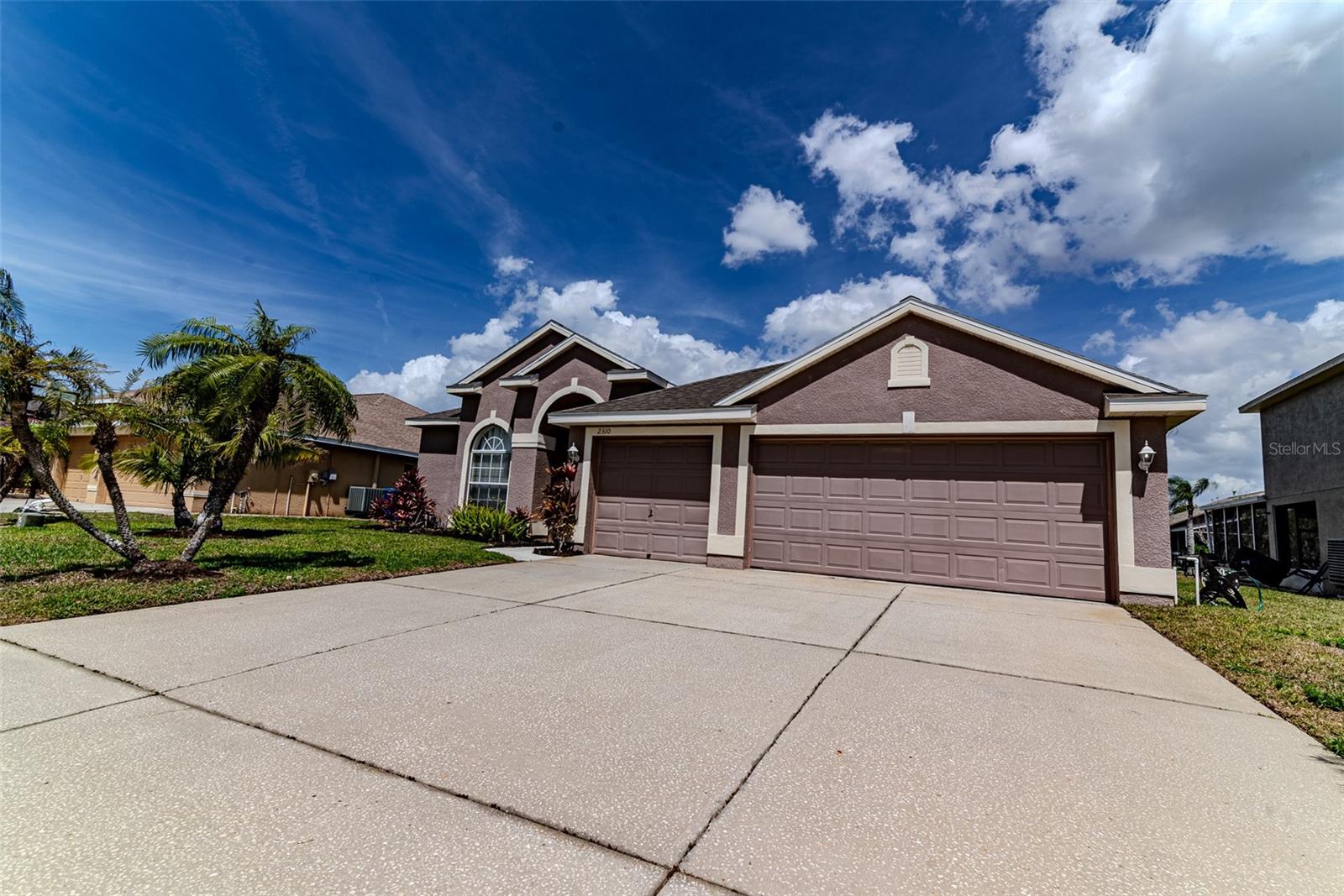 2310 WOOD POINTE DRIVE