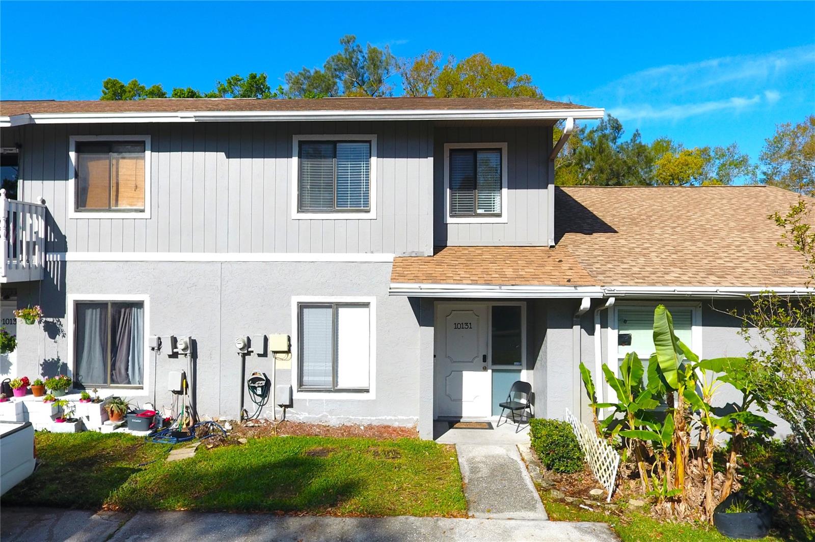 Seller Motivated!! Welcome to a beautifully townhouse in the desirable Carrollwood Oaks community of Tampa, Florida. This 3-bedroom, 3-bathroom home offers a spacious 1,340 square feet of living space with modern renovations, including new laminate flooring, a recently updated master bathroom. The property boasts a serene backyard with no rear neighbors, providing a private and peaceful retreat. Located in a family-friendly neighborhood, this home is conveniently close to shopping, dining, and major highways, ensuring easy access to downtown Tampa and surrounding areas.
Offers exceptional convenience with its prime location. Downtown Tampa is just a 20-minute drive southeast, providing access to business districts, dining, and entertainment. Tampa International Airport is only 15 minutes away via the Veterans Expressway, ensuring easy travel. The University of South Florida is approximately 20 minutes east, while Busch Gardens Tampa Bay is about 25 minutes away, offering plenty of recreational opportunities. For beach lovers, Clearwater Beach is roughly a 40-minute drive west, making this property an ideal hub for work, education, and leisure.